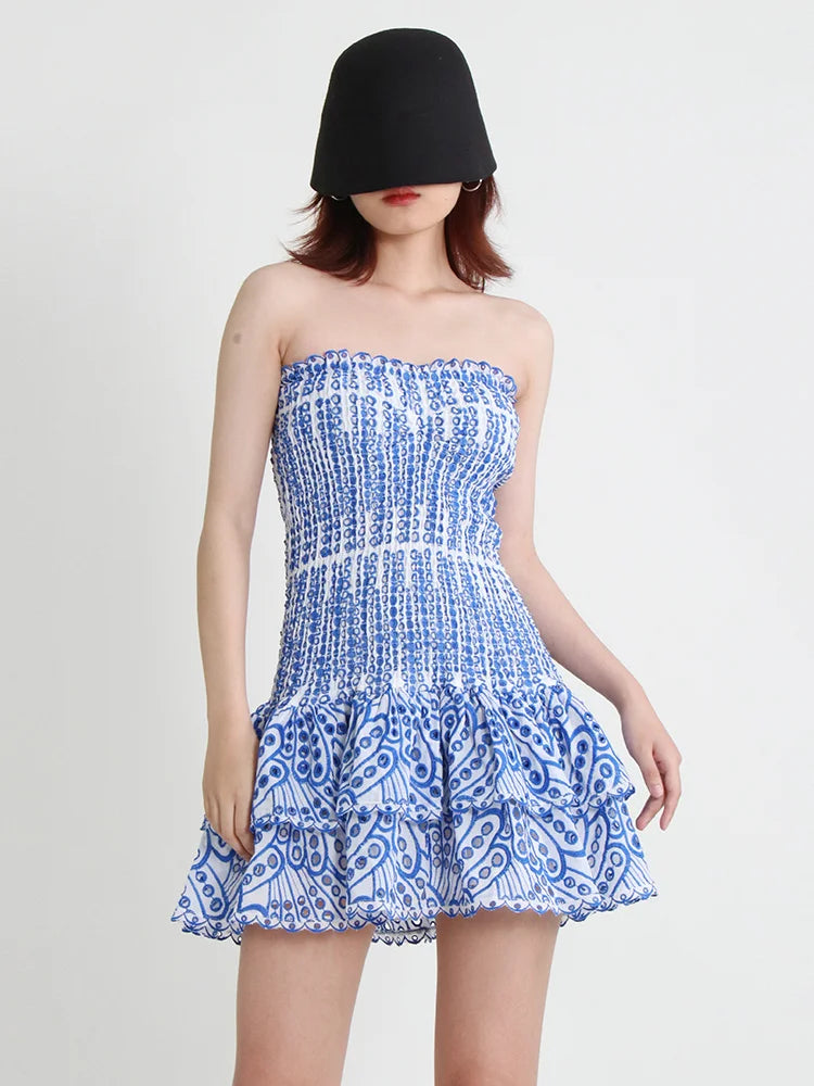 Robe Asymétrique à Découpes