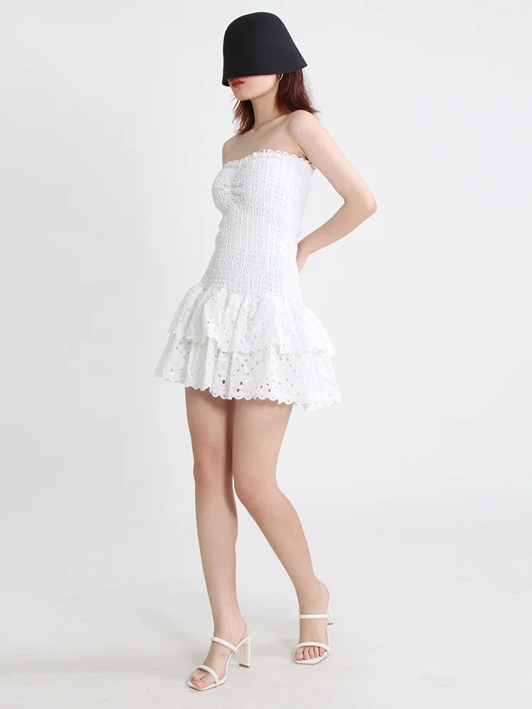 Robe Asymétrique à Découpes