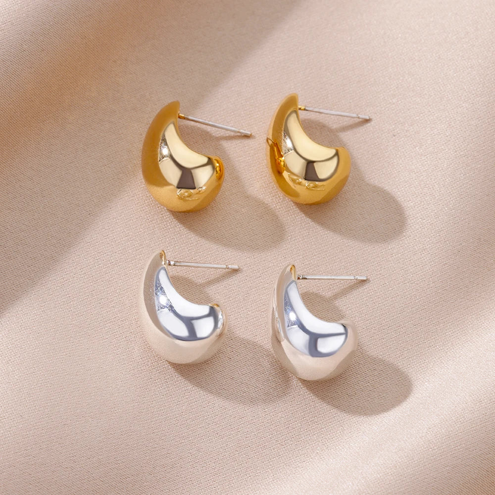 Women's vintage gold-plated earrings