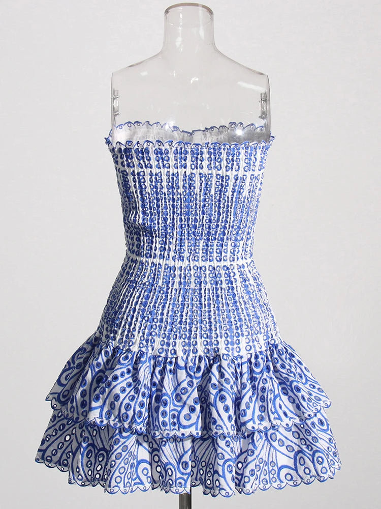 Robe Asymétrique à Découpes