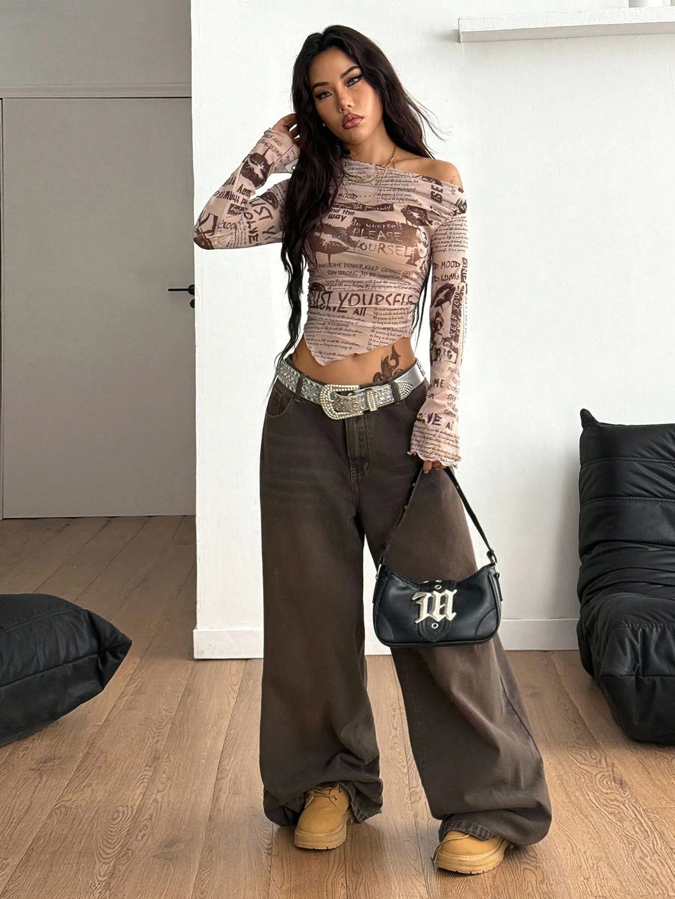 Top Femme Épaules Dénudées Style Streetwear Rétro avec Imprimé Journal