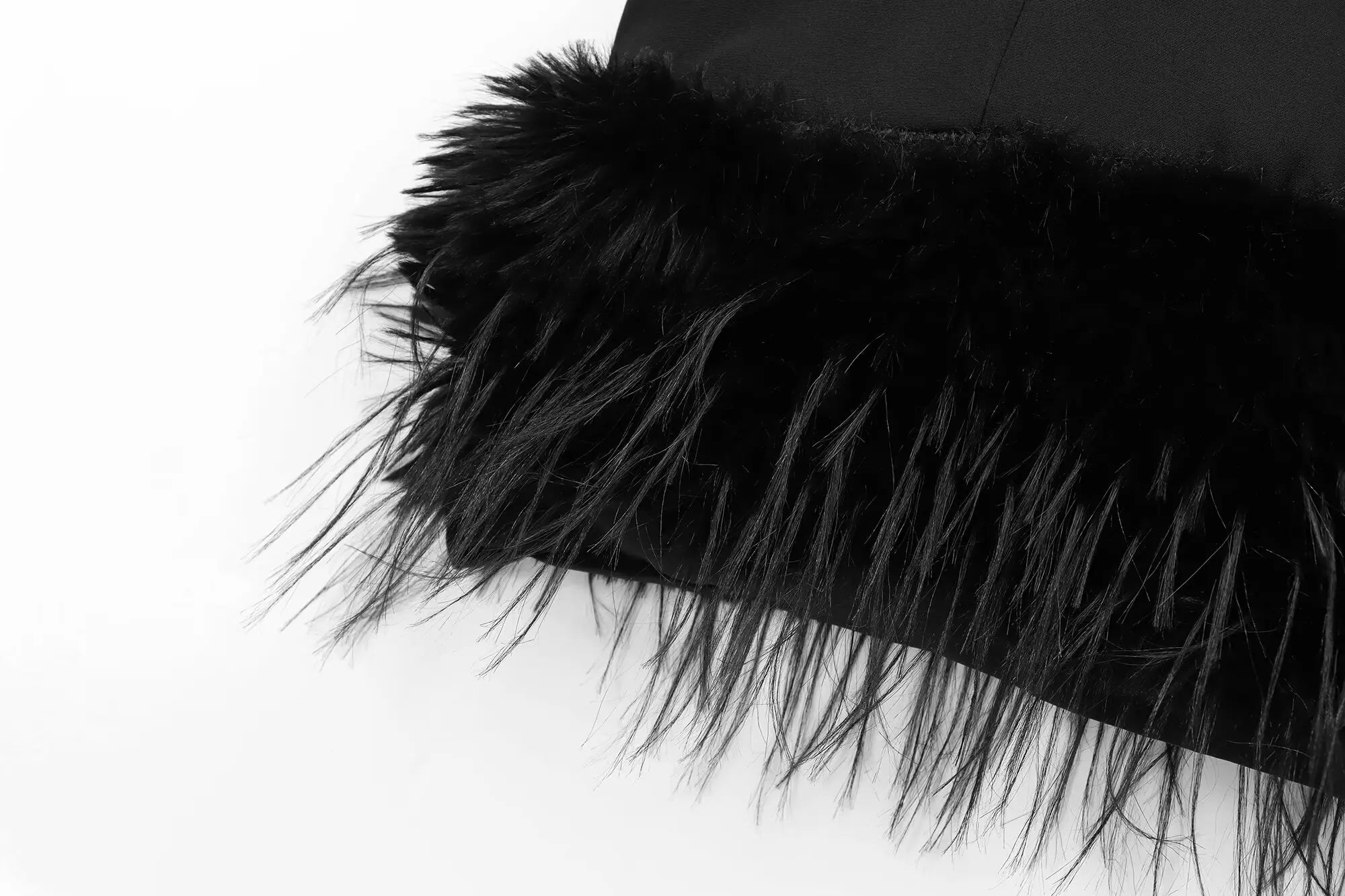 Mini Robe Noire Sexy avec Plumes
