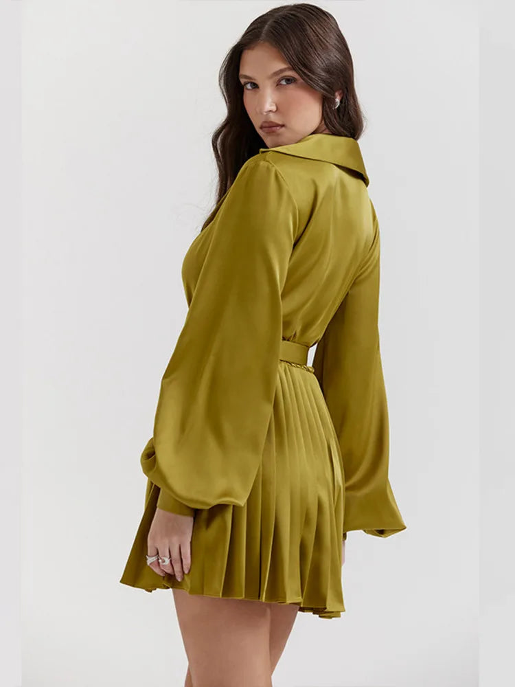 Robe plissée en satin