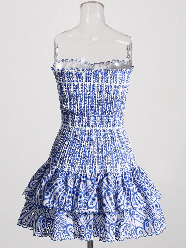 Robe Asymétrique à Découpes