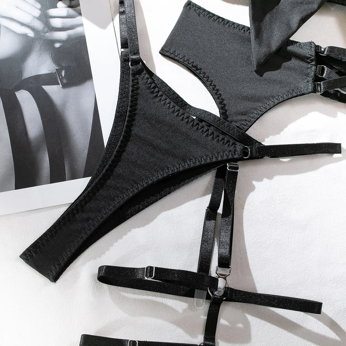 Ensemble Lingerie Sexy Noir 4 Pièces