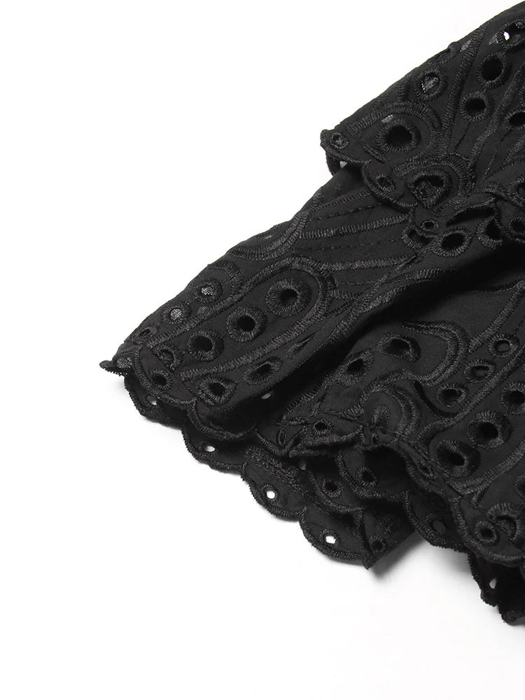 Robe Asymétrique à Découpes