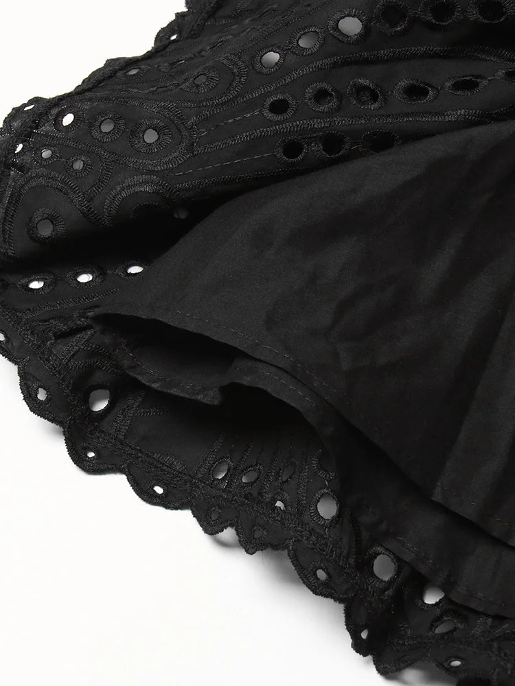Robe Asymétrique à Découpes