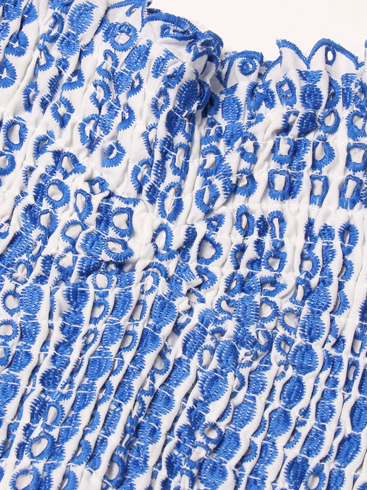 Robe Asymétrique à Découpes