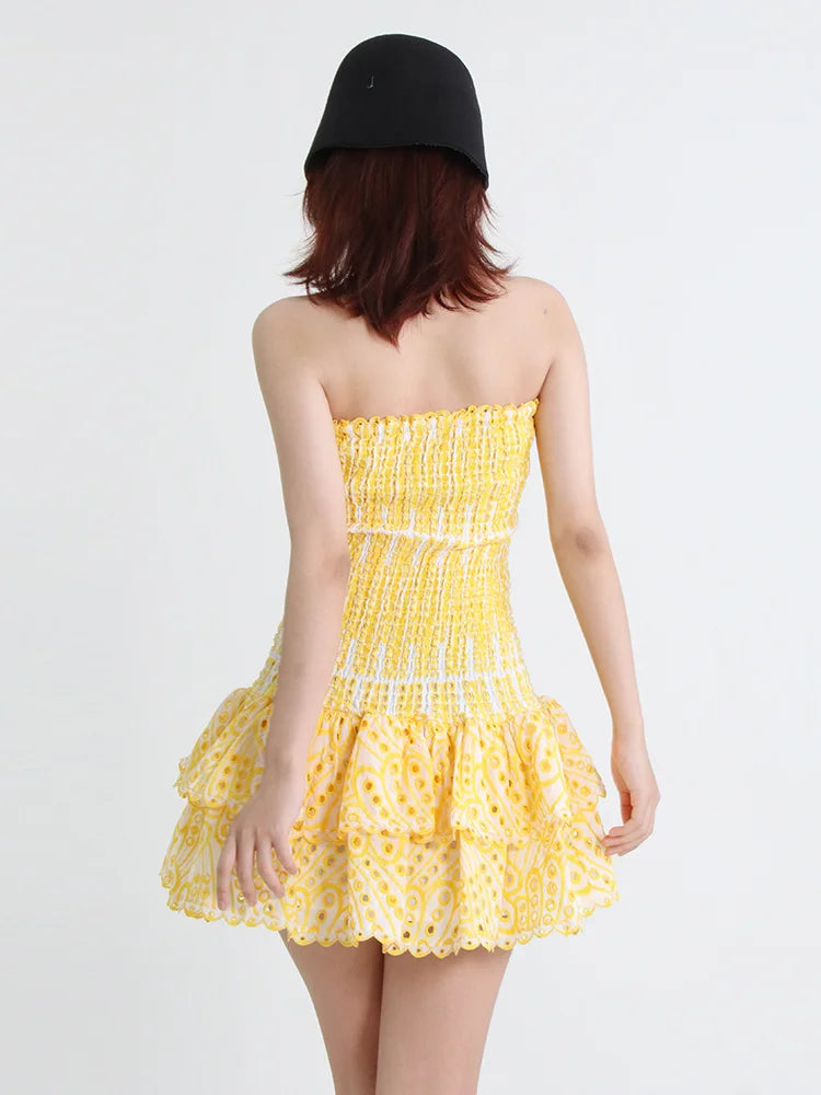 Robe Asymétrique à Découpes