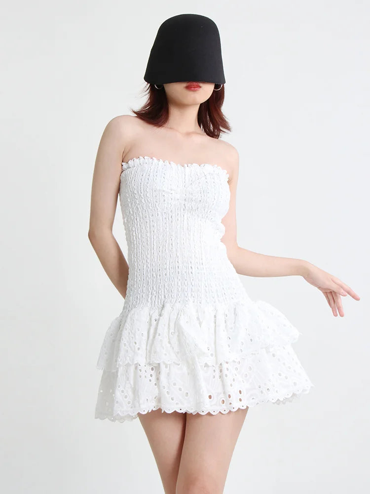 Robe Asymétrique à Découpes