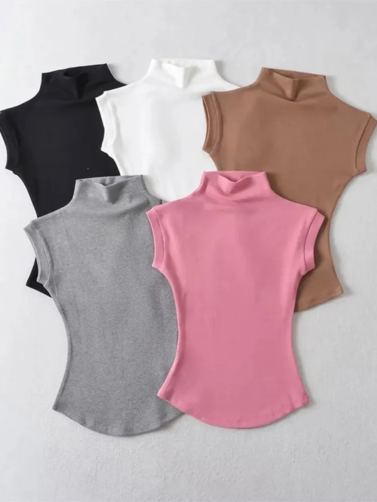 Sleeveless turtleneck T-shirt