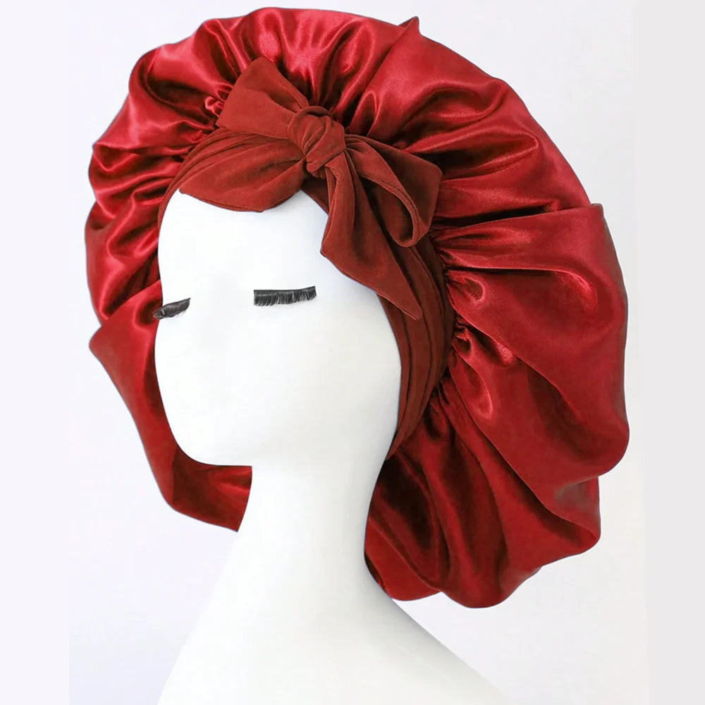 Bonnet en satin ajustable