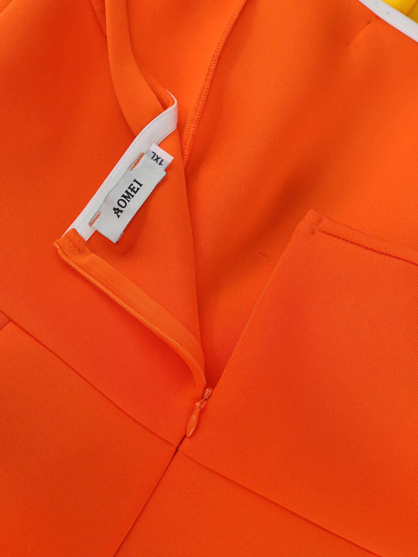 Robe Orange Asymétrique pour Femmes