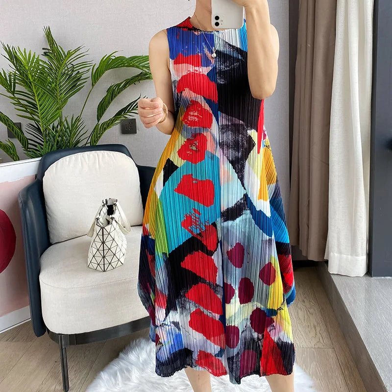 Sleeveless Graffiti Pleated Dress