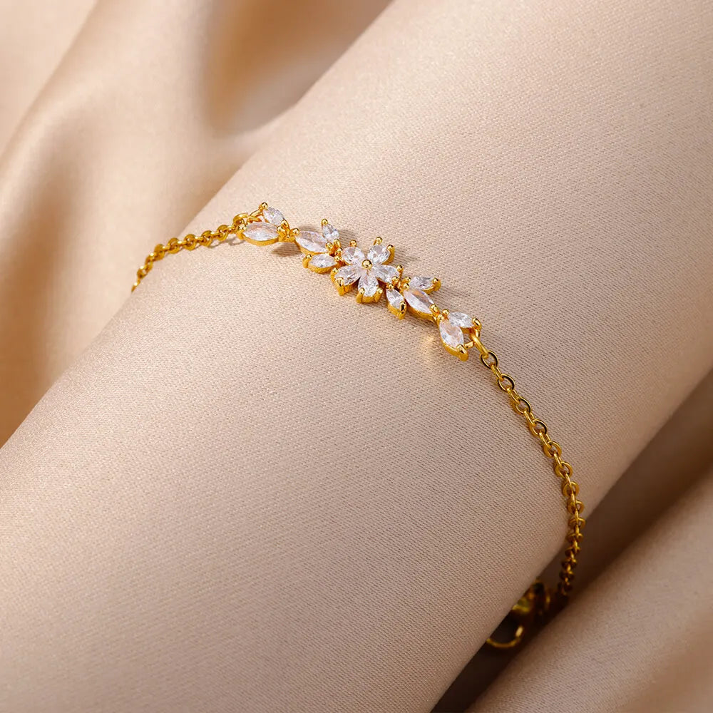 Bracelet en acier inoxydable aux motifs floraux, orné de zircon et plaqué en or