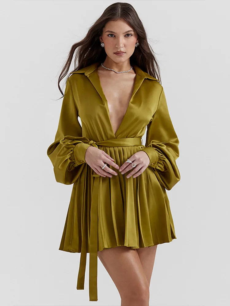 Robe plissée en satin