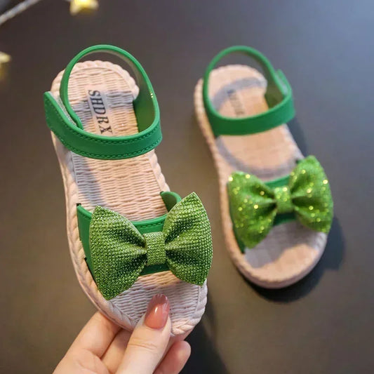 Summer sandal with non-slip bow