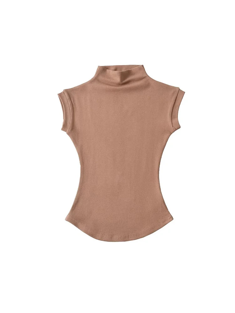 Sleeveless turtleneck T-shirt