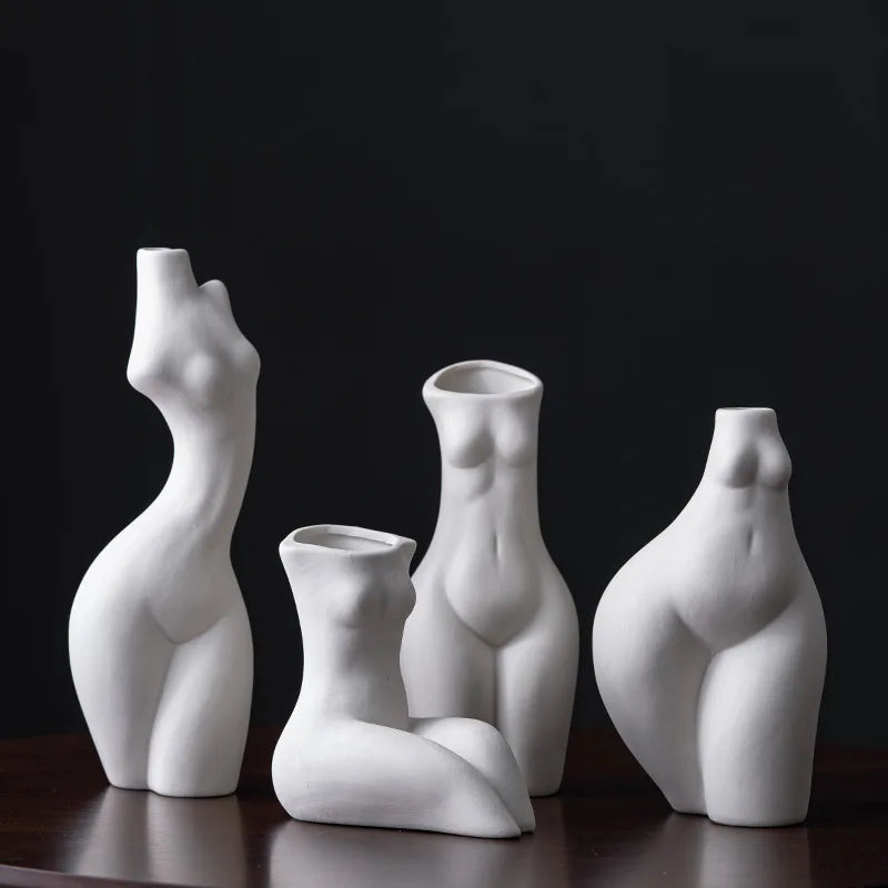 Vases en céramique du corps humain