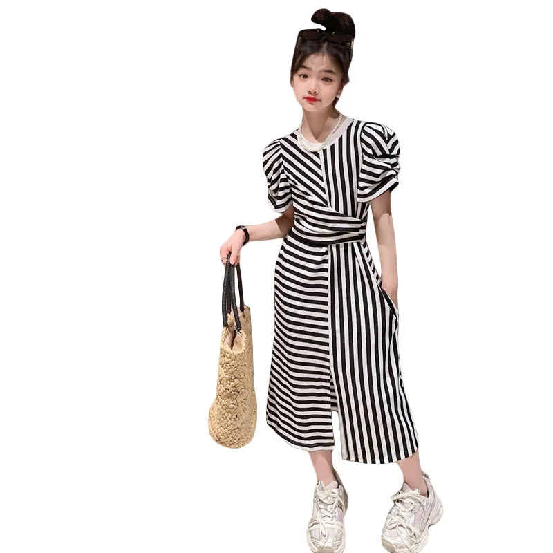 Summer dress with stripe, puff sleeves, round neck