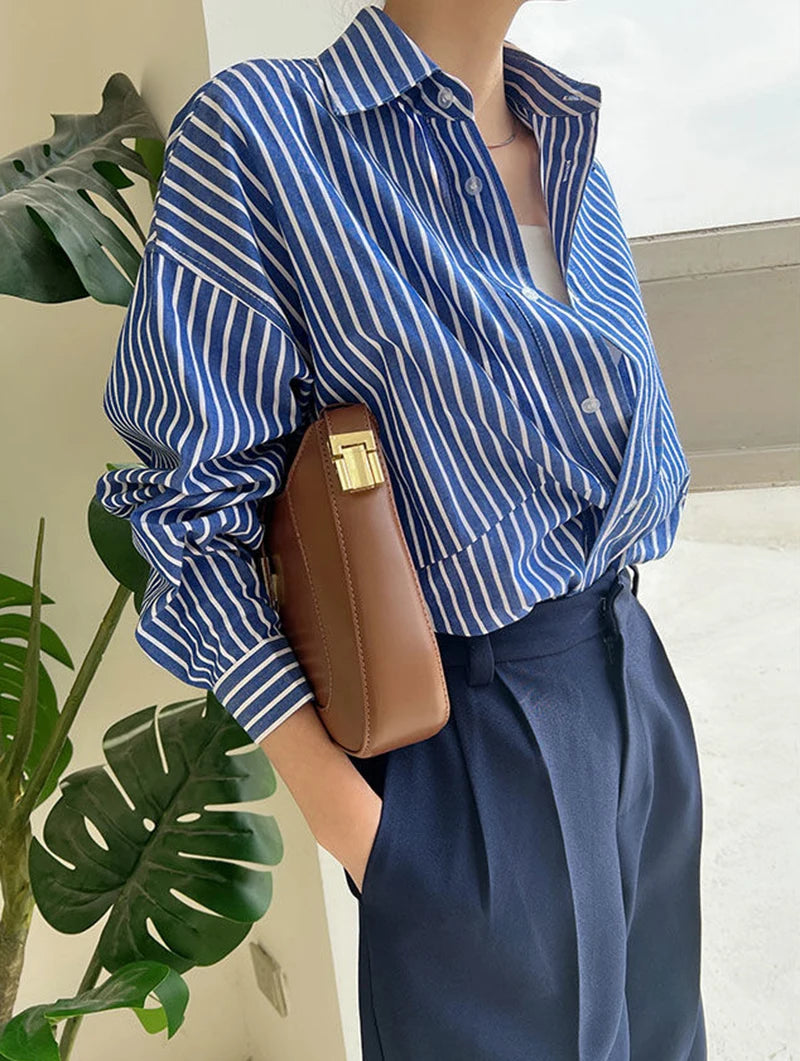 Chemise Bleue à Rayures - Chic et Décontractée