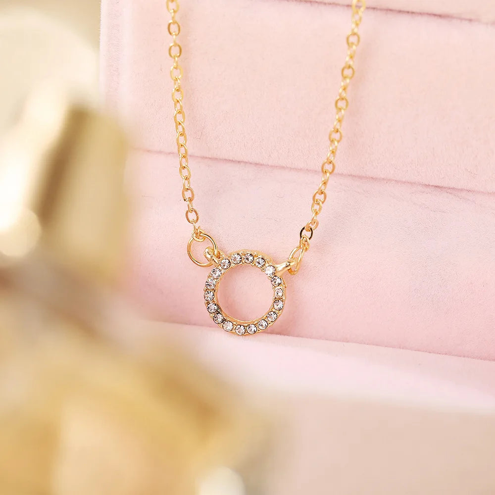 Collier Tendance avec Pendentif Cercle en Cristal