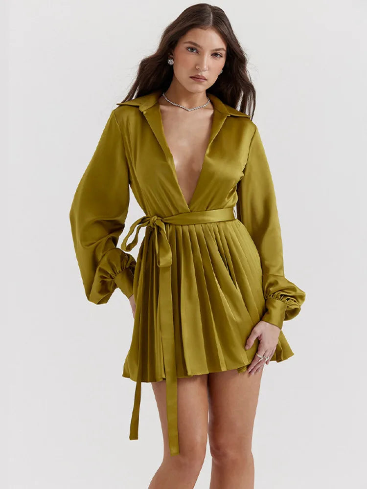 Robe plissée en satin